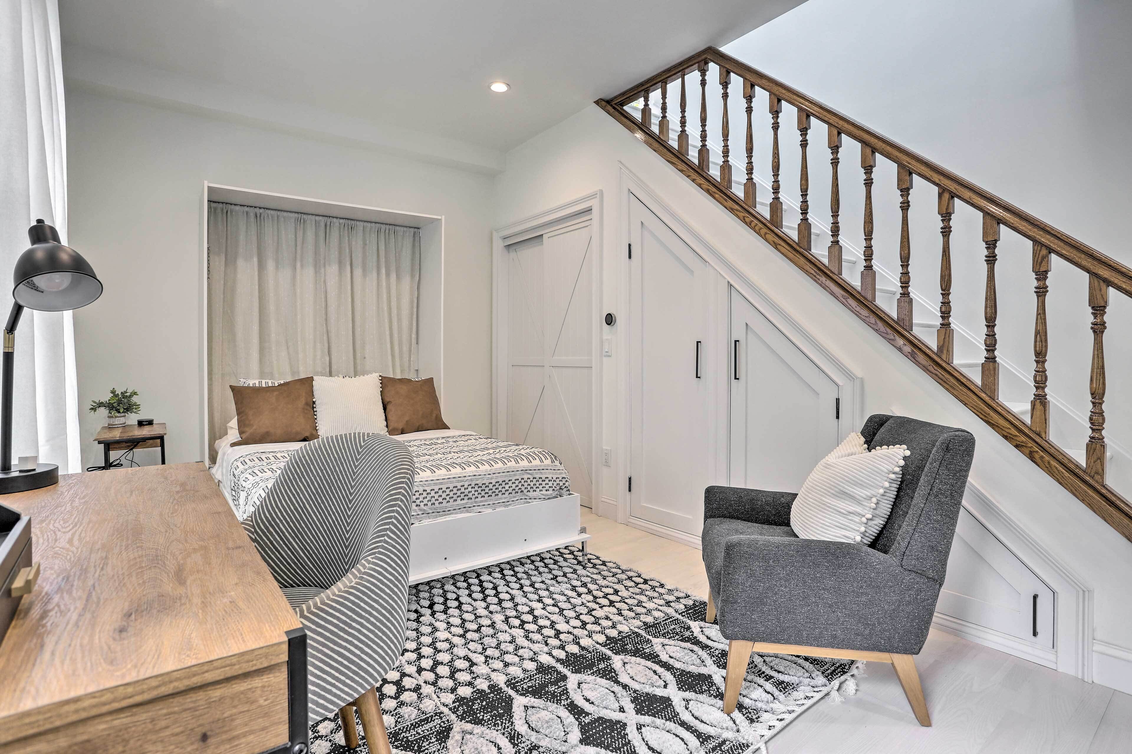 Renovated Glen Ridge Studio - WFH Friendly!