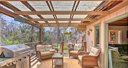 Gorgeous Oakhurst Retreat w/ Swimming Hole!