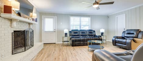 House (3 Bedrooms) | Interior