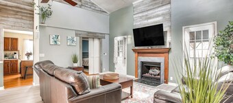 Grill, Yard & Fire Pit: Huntsville Gem w/ Views