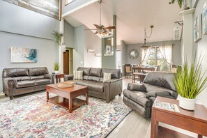 House (4 Bedrooms) | Interior