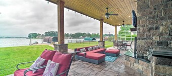 Lavish Lakefront House w/ Pool Table & Patio!