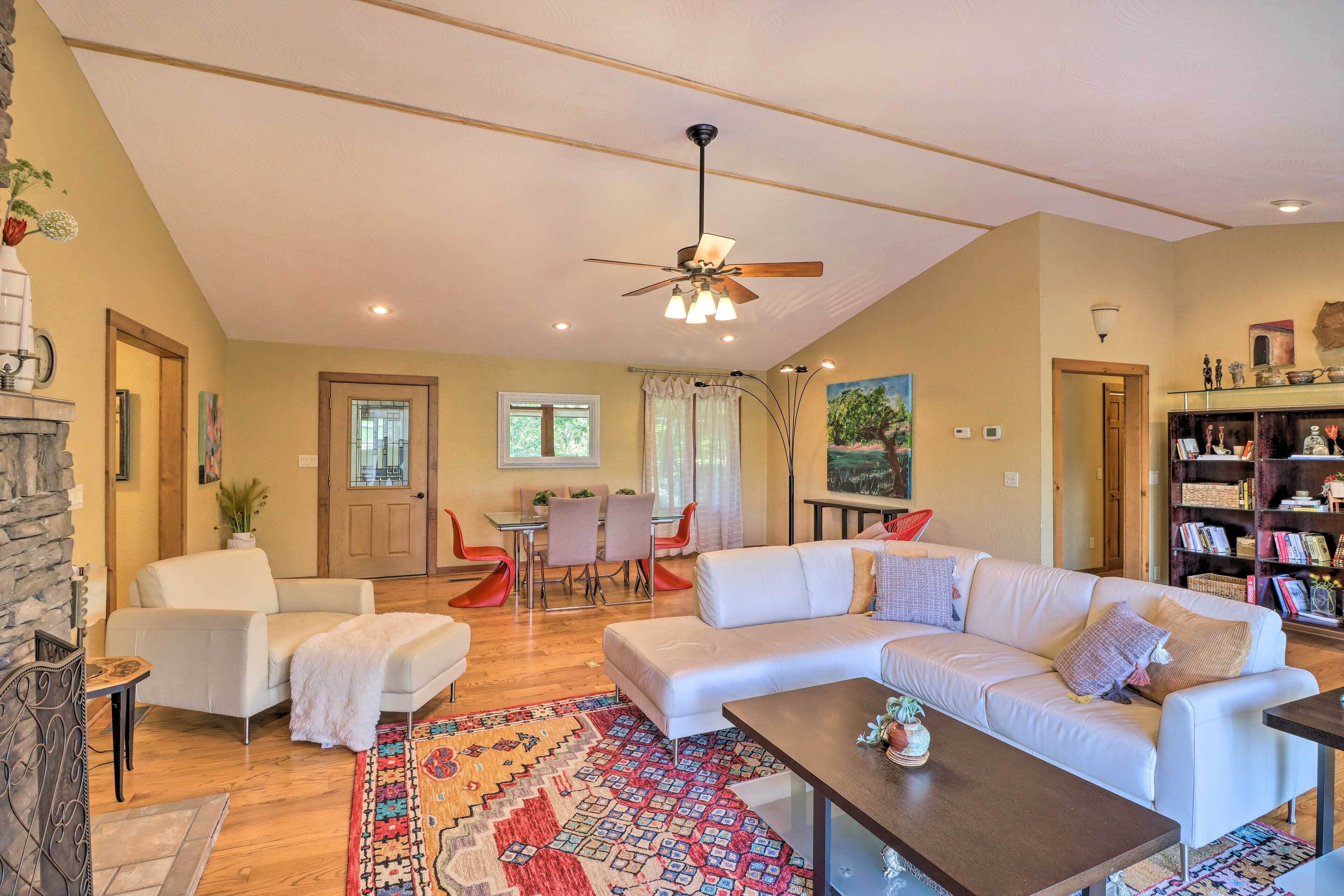 Norfork Lake Getaway: Deck, 6 Mi to Main St!