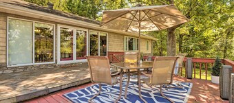 Norfolk Lake Getaway: The Kingfisher w/ Deck