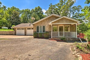 House (3 Bedrooms) | Interior - Norfork Lake Getaway: Deck, 6 Mi to Main St! (Mountain Home)
