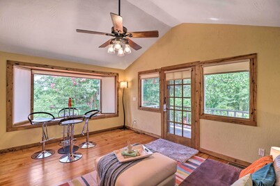 Norfolk Lake Getaway: The Kingfisher w/ Deck