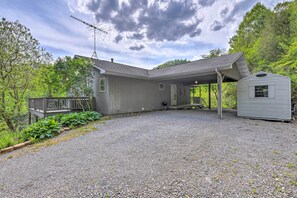 House (2 Bedrooms) | Interior - Pet-friendly Waynesville Home w/ Mountain Views! (Waynesville)