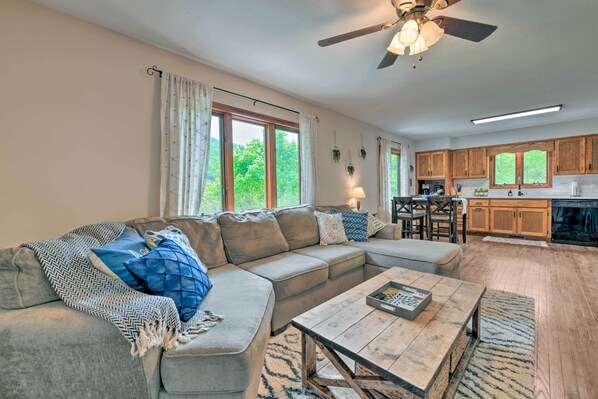 House (2 Bedrooms) | Interior