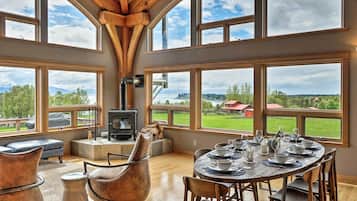 Rumah (4 Bedrooms) | Interior