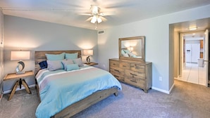 Unclassified image, 4 of 28, button - Naples Retreat w/ Pool Access < 2 Mi to Beach (Naples)