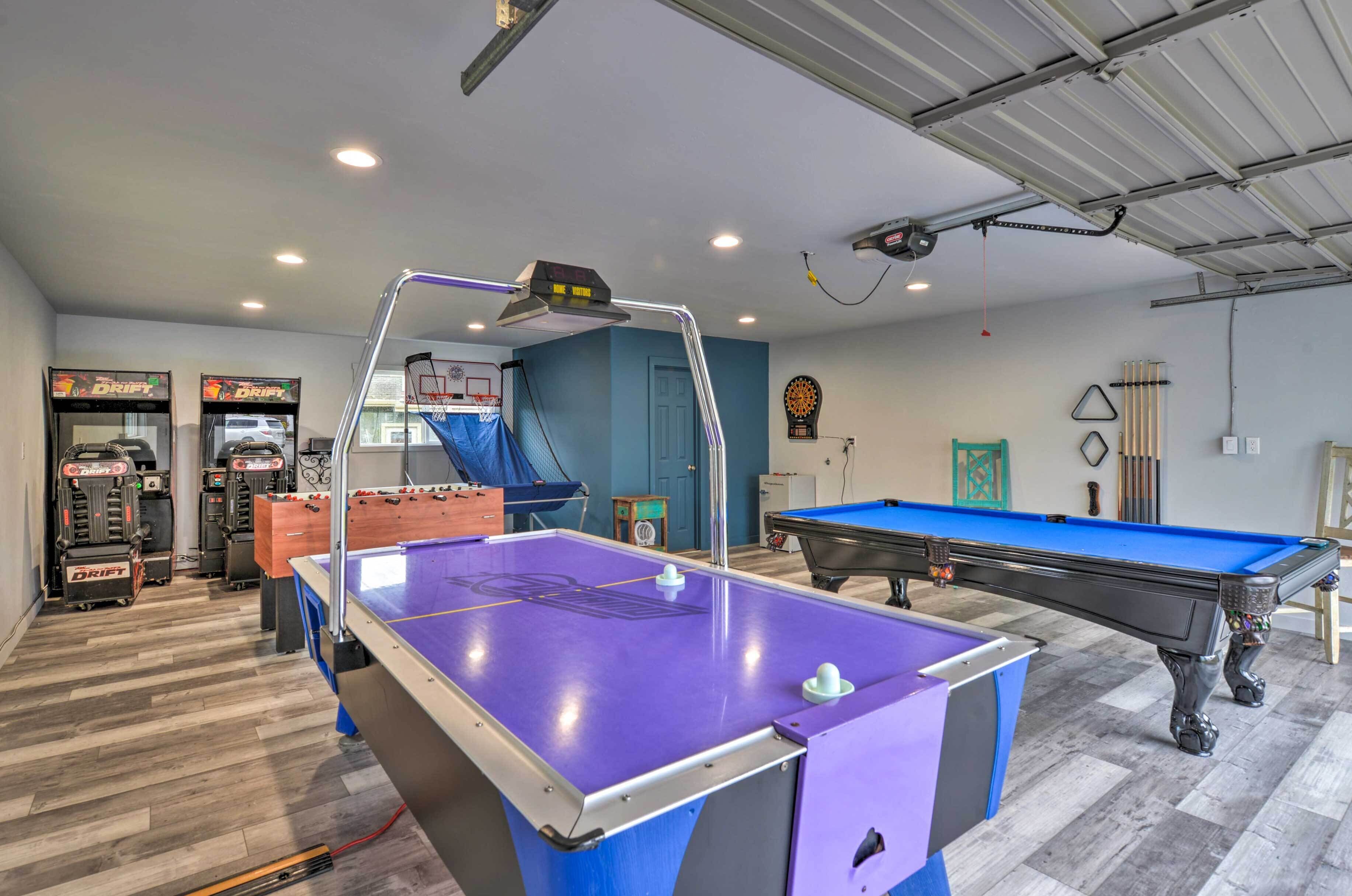 Coastal Haven Getaway ~ 1 Mi to Mill Beach!