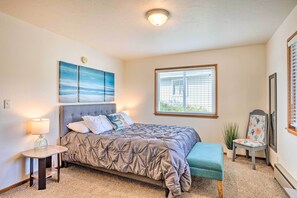 House (3 Bedrooms) | Interior - Coastal Haven Getaway ~ 1 Mi to Mill Beach! (Brookings)