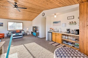 House (3 Bedrooms) | Interior - Coastal Haven Getaway ~ 1 Mi to Mill Beach! (Brookings)