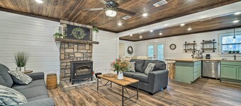 Updated Family Home, 20 Mi to Broken Bow Lake!
