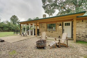 House (3 Bedrooms) | Interior - Updated Family Home, 20 Mi to Broken Bow Lake! (Bethel)