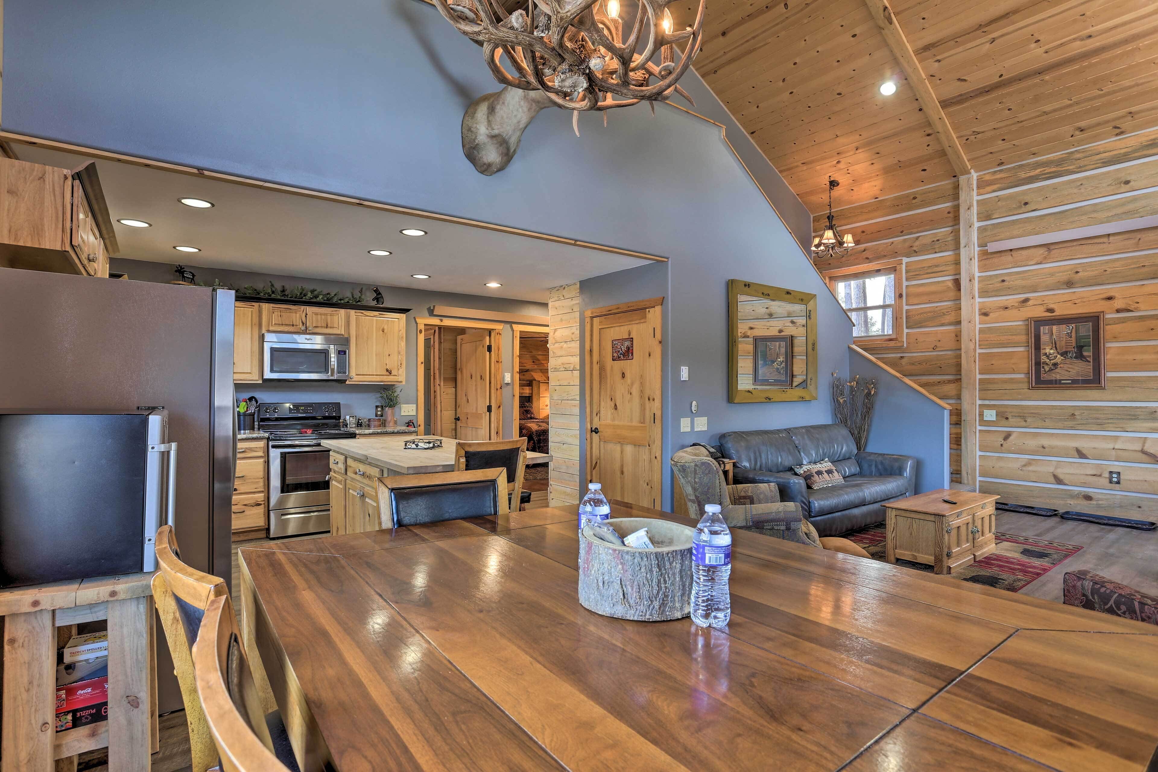 Cozy & Private Custer Cabin w/ Hiking On-site