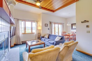 Interior - Lake Placid Condo w/ Patio - Walk to Beach! (Lake Placid)
