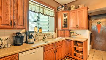 Rumah (4 Bedrooms) | Interior