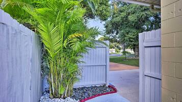 Apartment (0 Bedroom) | Interior