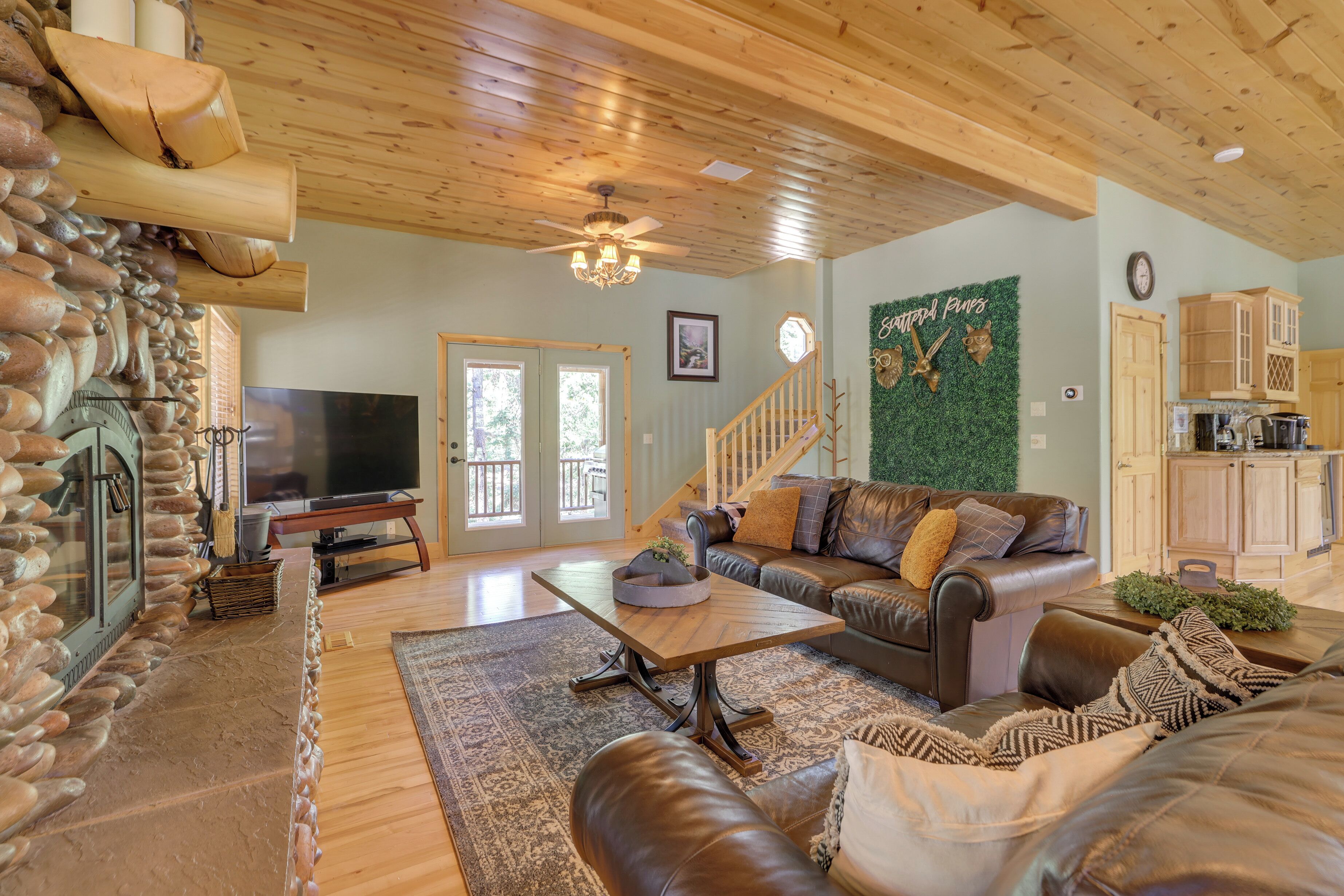 Mountain Escape: Scattered Pines Cabin w/ Deck!