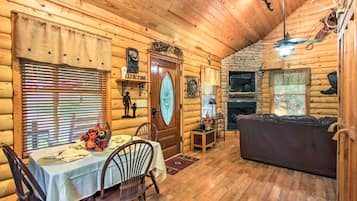 House (1 Bedroom) | Interior