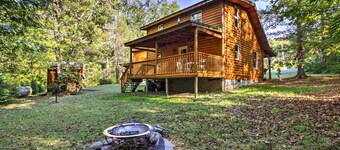 Porch & Fire Pit: Rustic Log Cabin in Smokies!