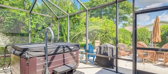 Home in The Villages w/ Lanai & Private Hot Tub!