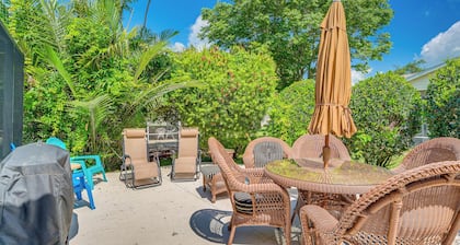 Home in The Villages w/ Lanai & Private Hot Tub!