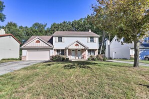 Apartment (3 Bedrooms) | Front of property