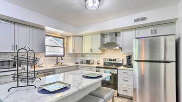 Apartment (3 Bedrooms) | Eigene KĂŒche