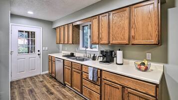 ุงูู
ูุดุฃุฉ ู
ู ุงูุฏุงุฎู