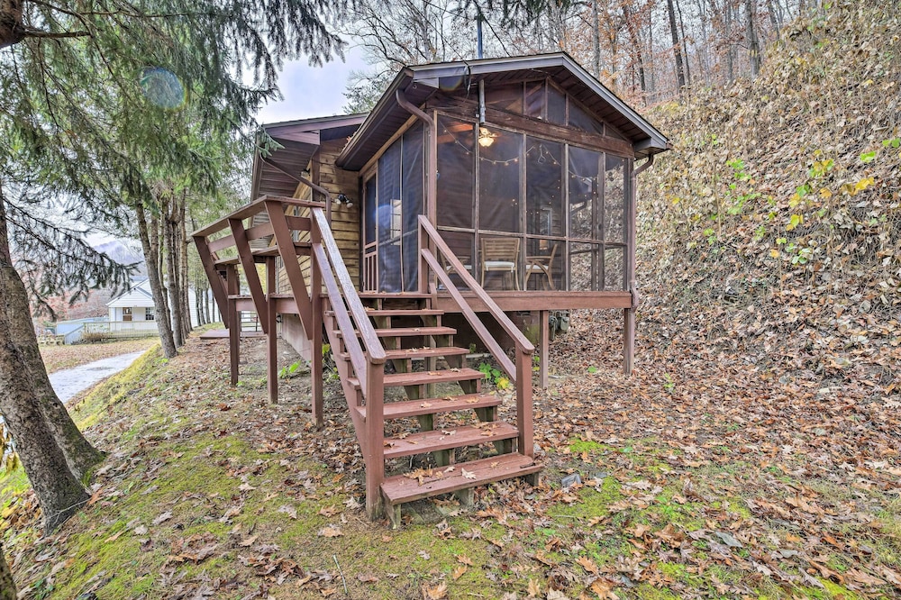 Peaceful Cottage w/ Mtn View Near ATV Trails!