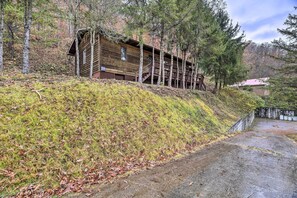 Cottage (2 Bedrooms) | Interior - Peaceful Cottage w/ Mtn View Near ATV Trails! (Welch)