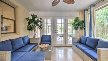 Casa (Multiple Bedrooms) | Interior