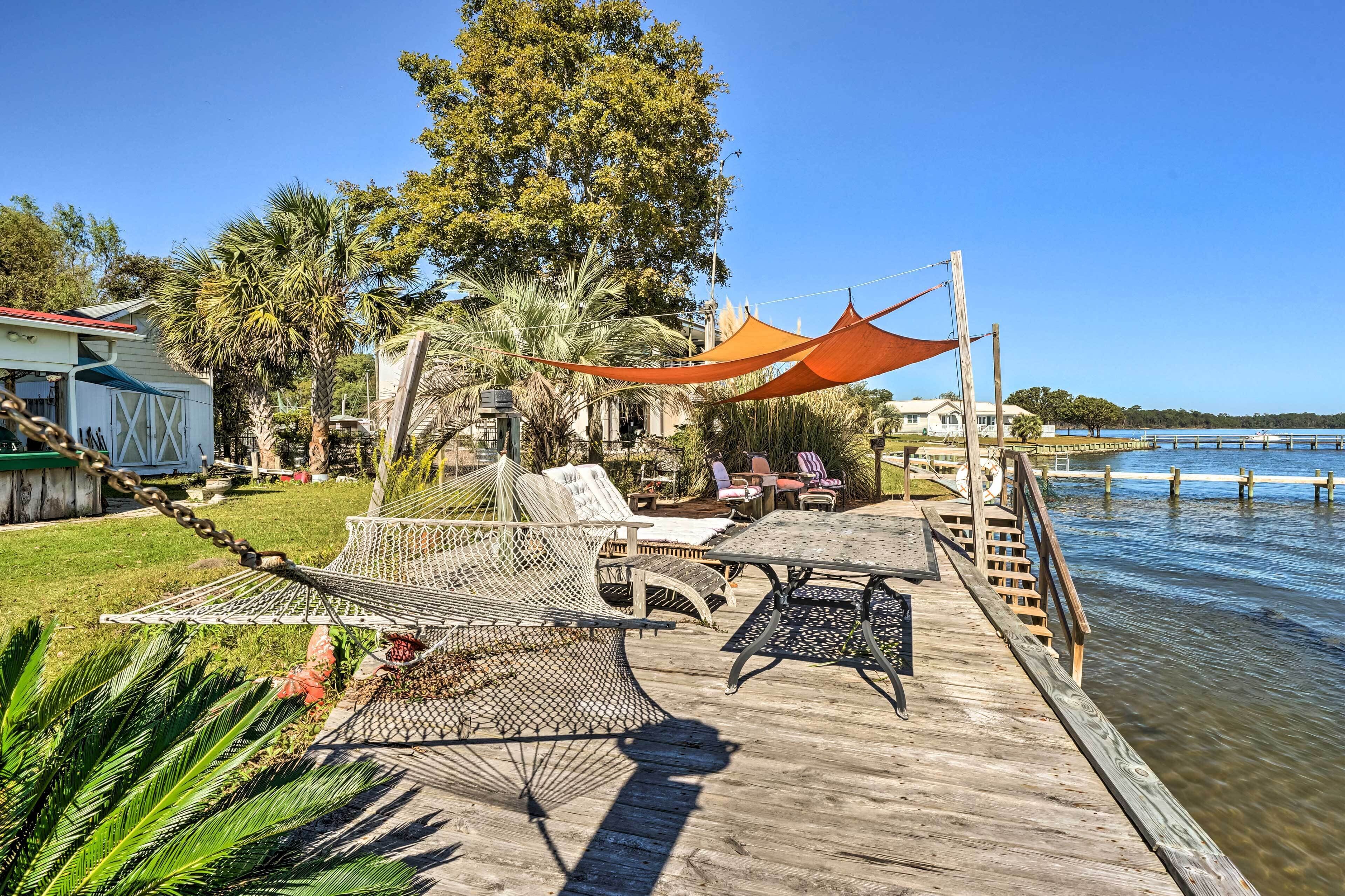 Charming Waterfront Home: Fish, Boat + More!