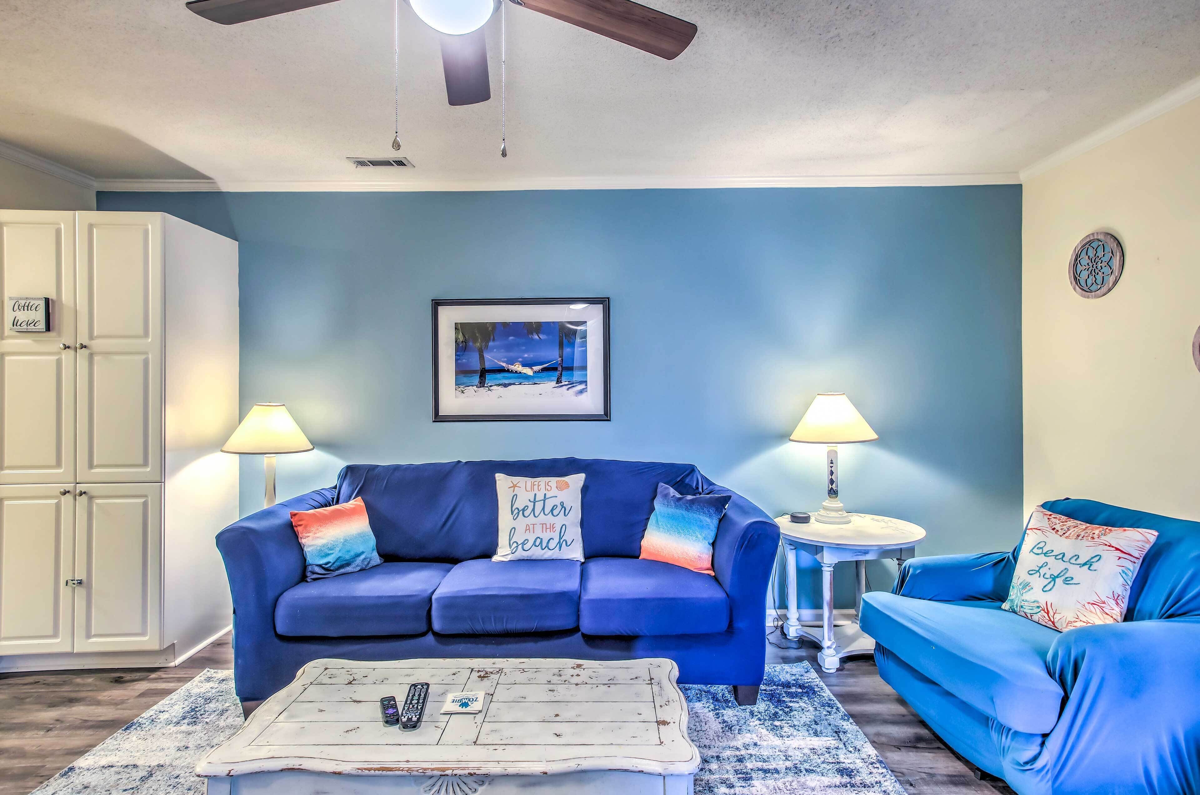 Bright Myrtle Beach Escape With Community Pool!