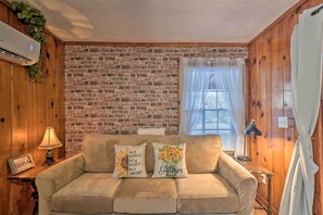 House (1 Bedroom) | Interior