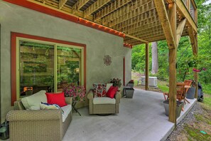 Interior - 7 Mi to Dtwn Asheville: Apartment w/ Patio (Asheville)
