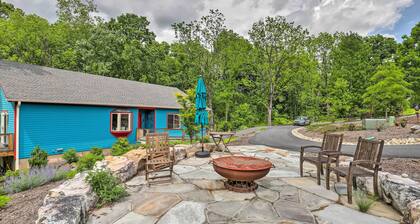 7 Mi to Dtwn Asheville: Apartment w/ Patio