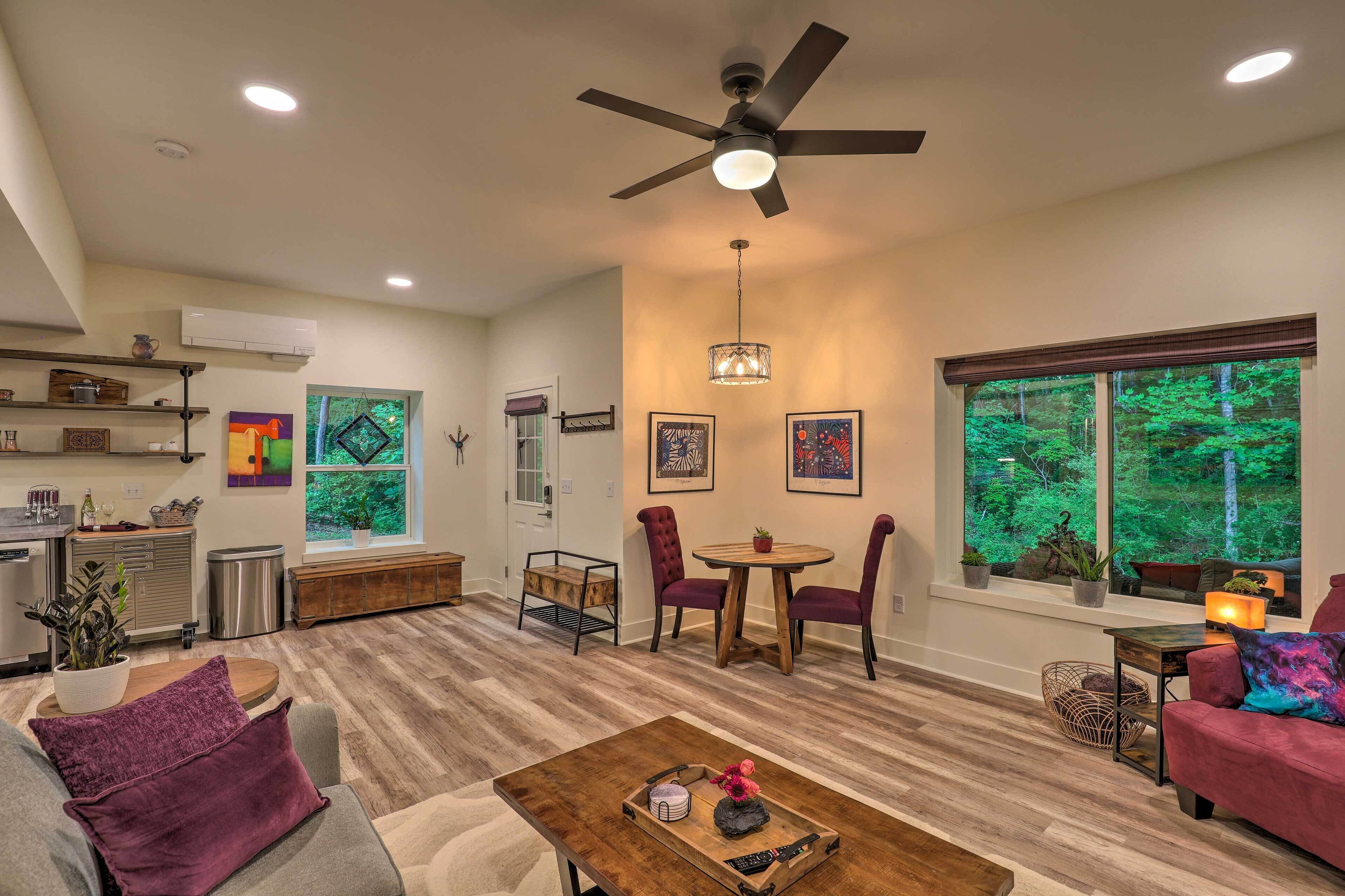 First-floor Asheville Apartment w/ Fire Pit!