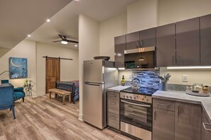 Apartment (0 Bedroom) | Interior