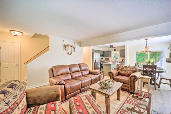 House (5 Bedrooms) | Interior - 9 Mi to Sugar Mountain! Family Cabin w/ Fire Pit (Newland)