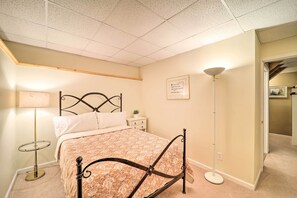 House (5 Bedrooms) | Interior - 9 Mi to Sugar Mountain! Family Cabin w/ Fire Pit (Newland)