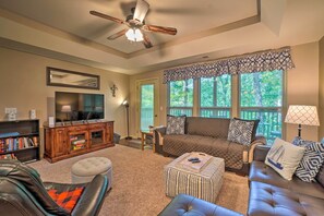 TV, books - Relaxville Condo 2 Mi to Silver Dollar City (Branson West)