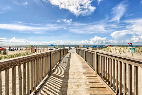 Apartment (1 Bedroom) | Interior - Folly Field Beach Access: Resort Condo w/ Pools (Hilton Head Island)