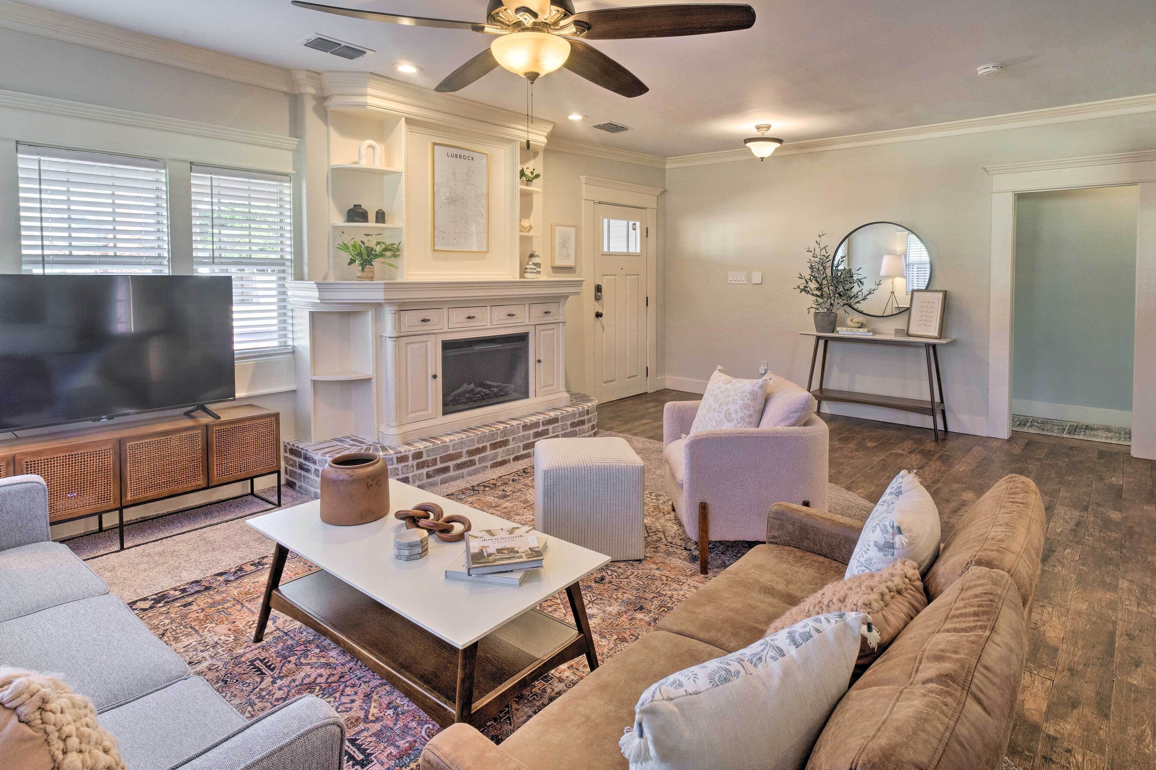 Charming Home w/ Yard - Half-mi to Texas Tech