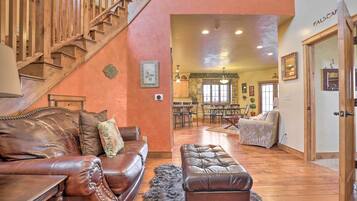 المنشأة من الداخل