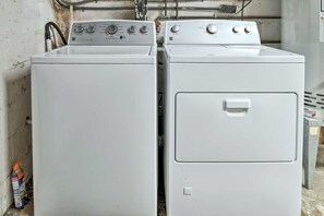 Interior - 'coastal Cove' w/ Private Deck, 4 Mi to Beach (Fulton)