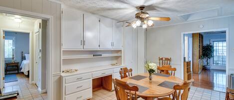 House (4 Bedrooms) | Interior