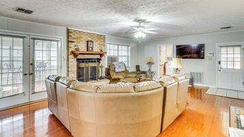 House (4 Bedrooms) | Interior